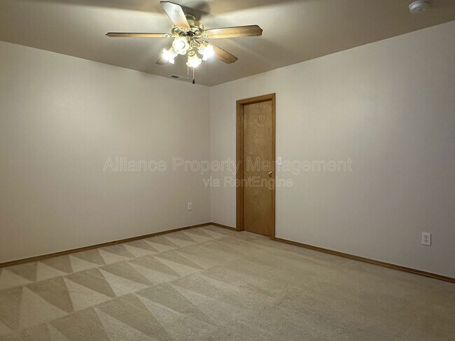 Building Photo - 8131 Oliver Rd