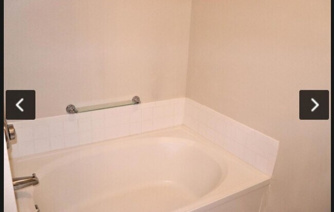 Building Photo - 2 Bedroom 2 Bath Condo in Cambridge Lakes ...