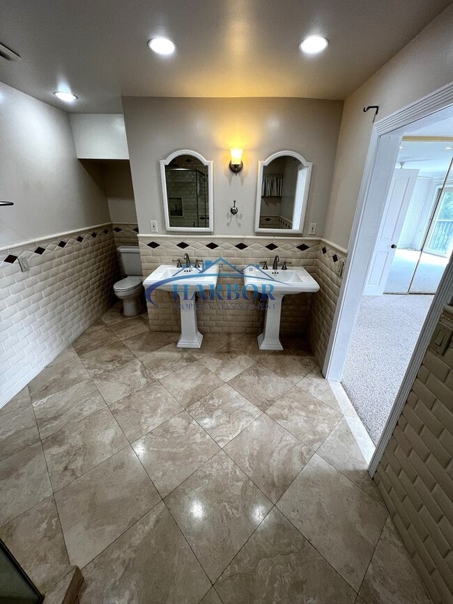 Building Photo - Beautiful 4-Bedroom Home with Canyon Views...
