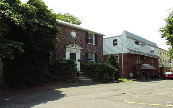 Primary Photo - 1020-1024 Fox Chase Rd
