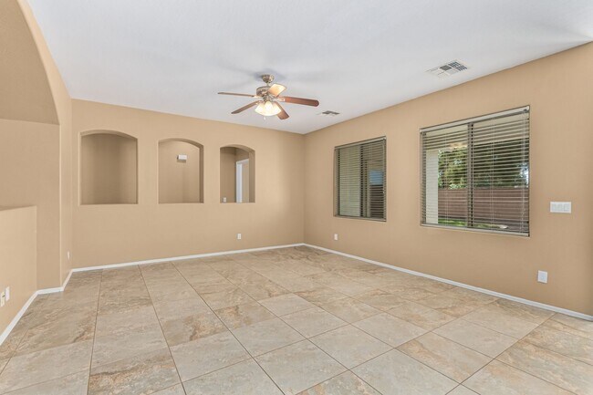 Building Photo - Must See 4 Bedroom Home near San Tan Mall