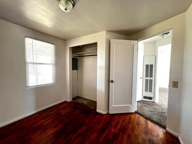 Building Photo - c1604