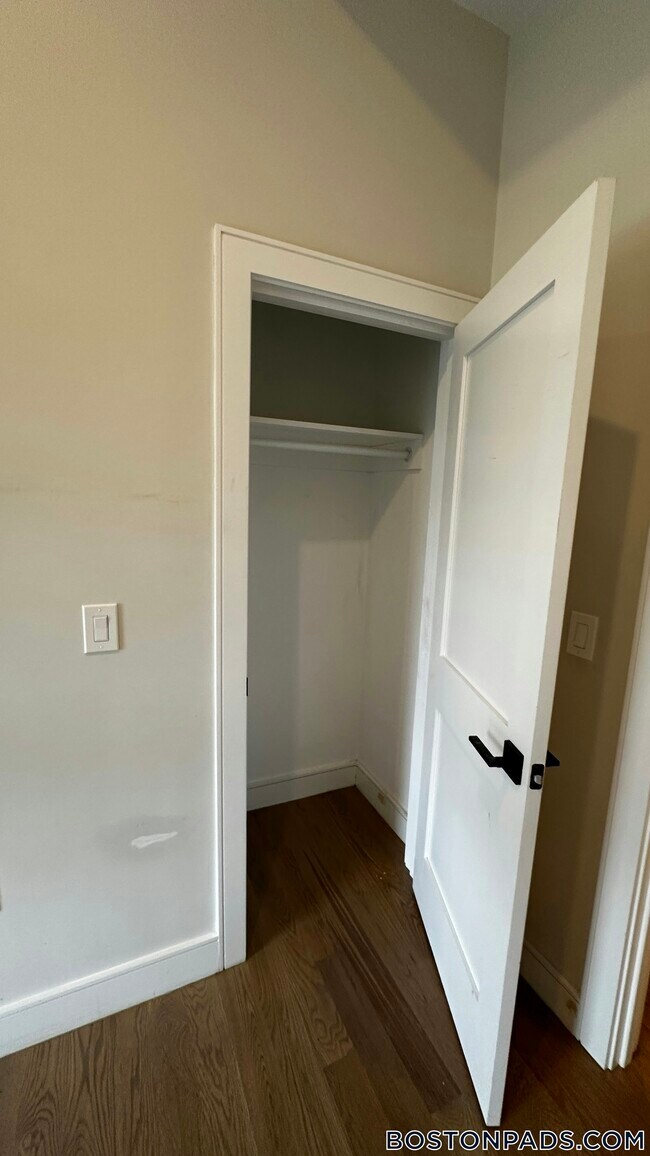 Building Photo - 16-18 HighGate St.