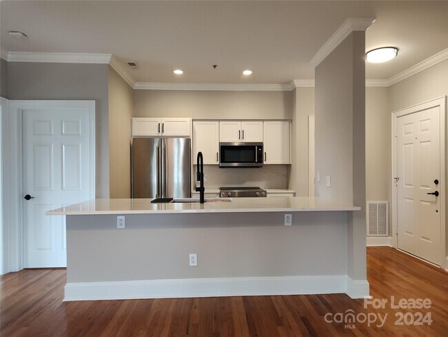 Building Photo - 1129 Park West Dr