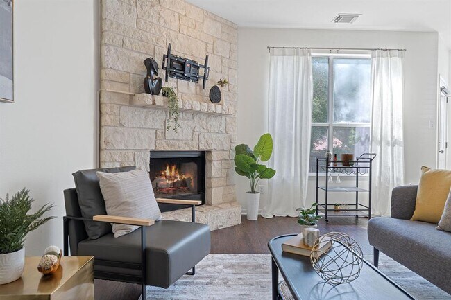Building Photo - 13202 Fawn Valley Dr