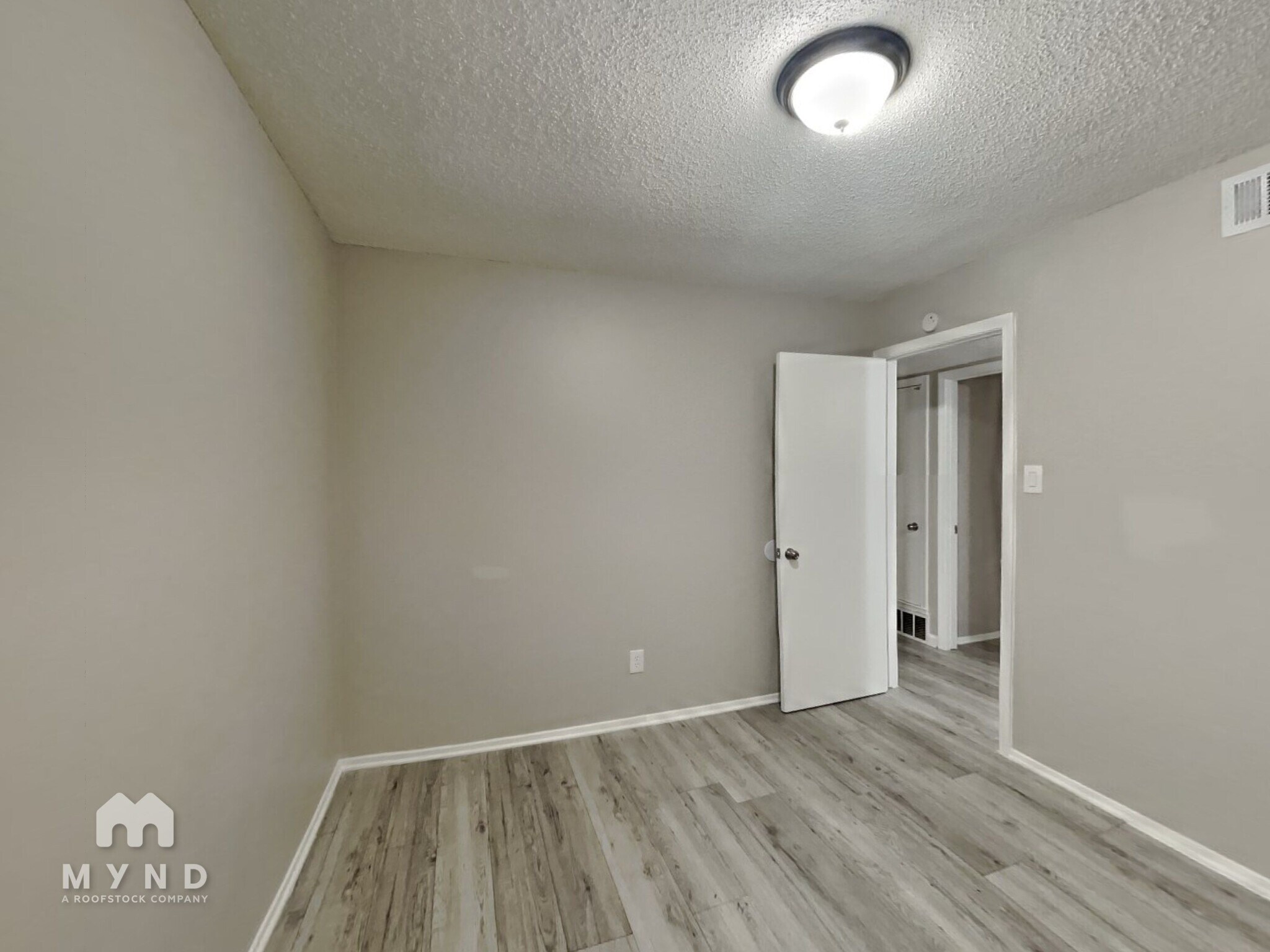 Building Photo - 5607 Maple Tree Dr