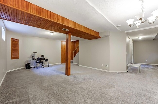 Building Photo - 6377 Willow Ln