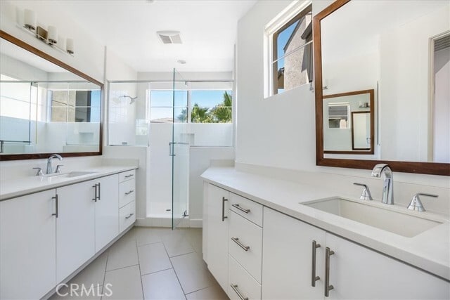 Building Photo - 5823 E Seaglass Cir