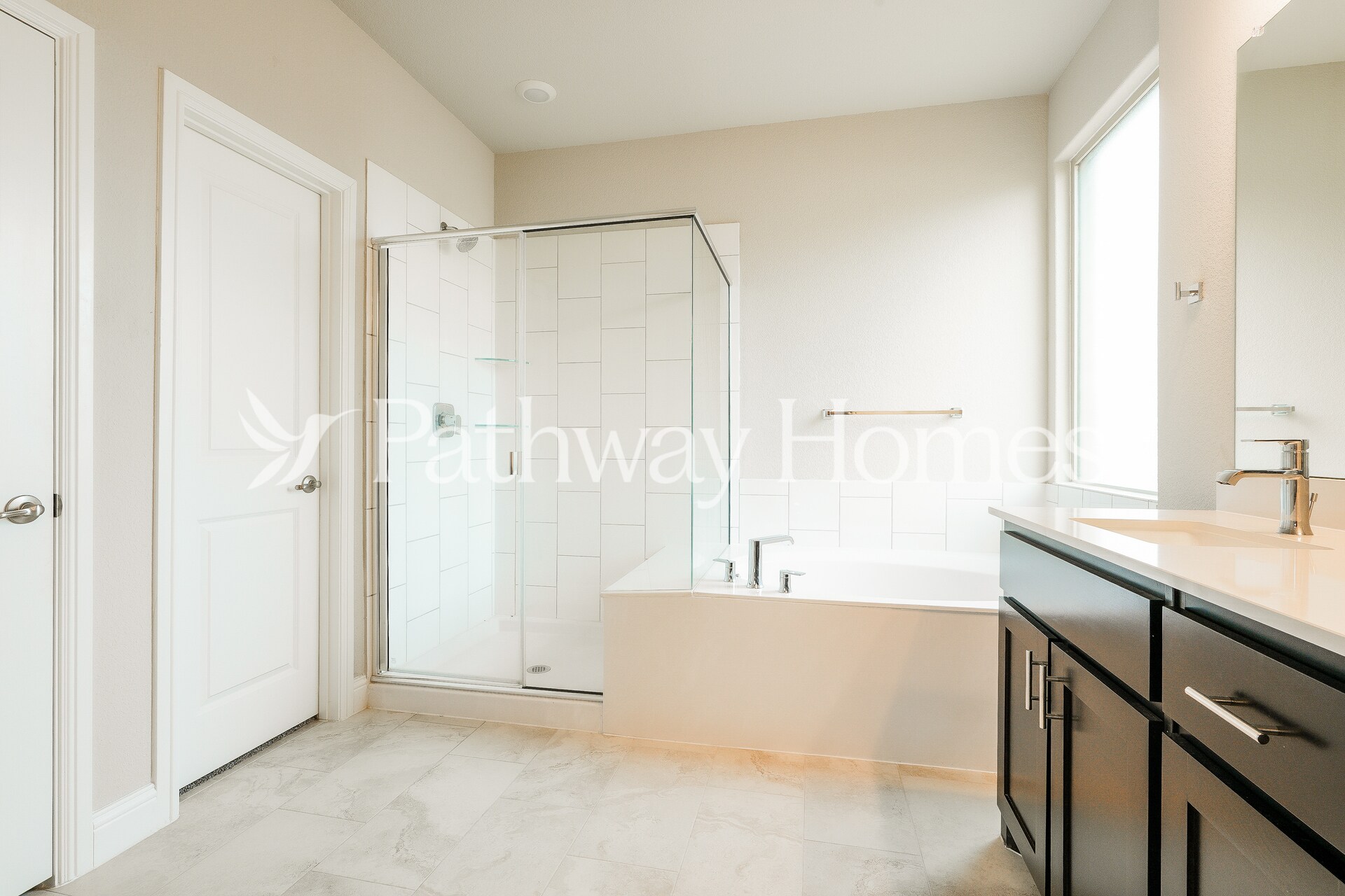 Building Photo - 1002 Stillmeade Dr