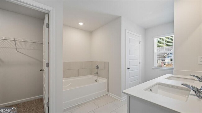 Building Photo - 1404 Gray Br Dr