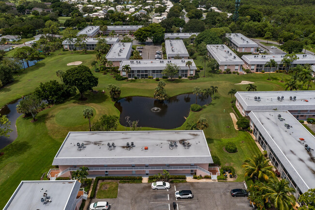 Building Photo - 18081 SE Country Club Dr