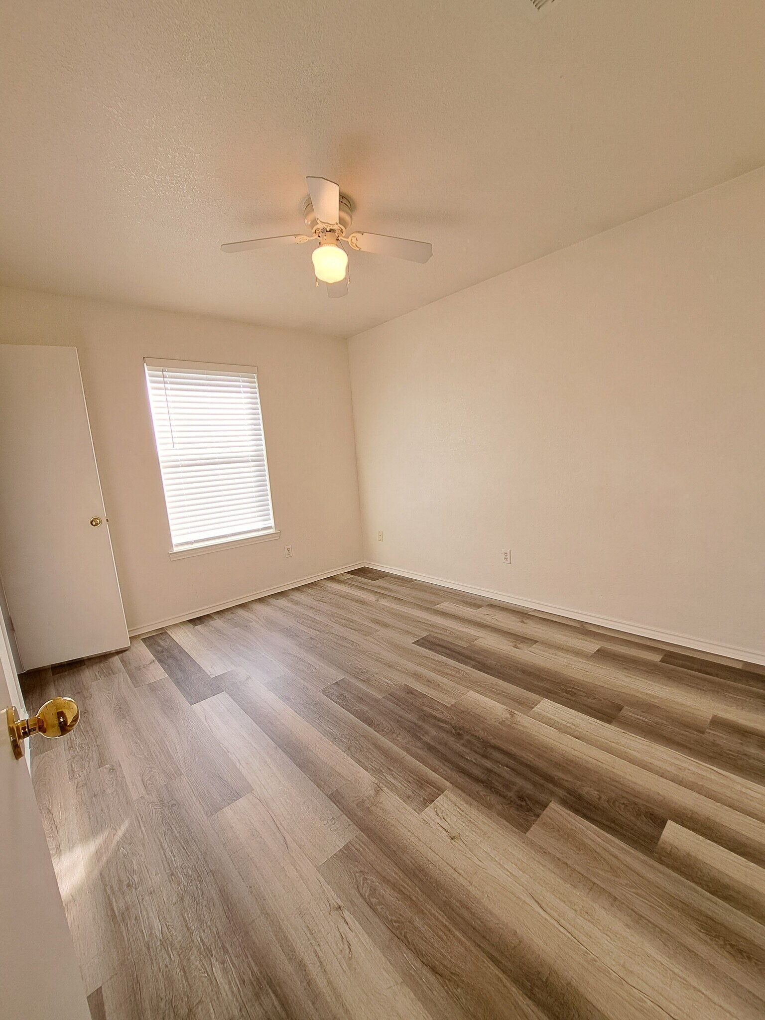 Building Photo - 5706 Greengate Dr