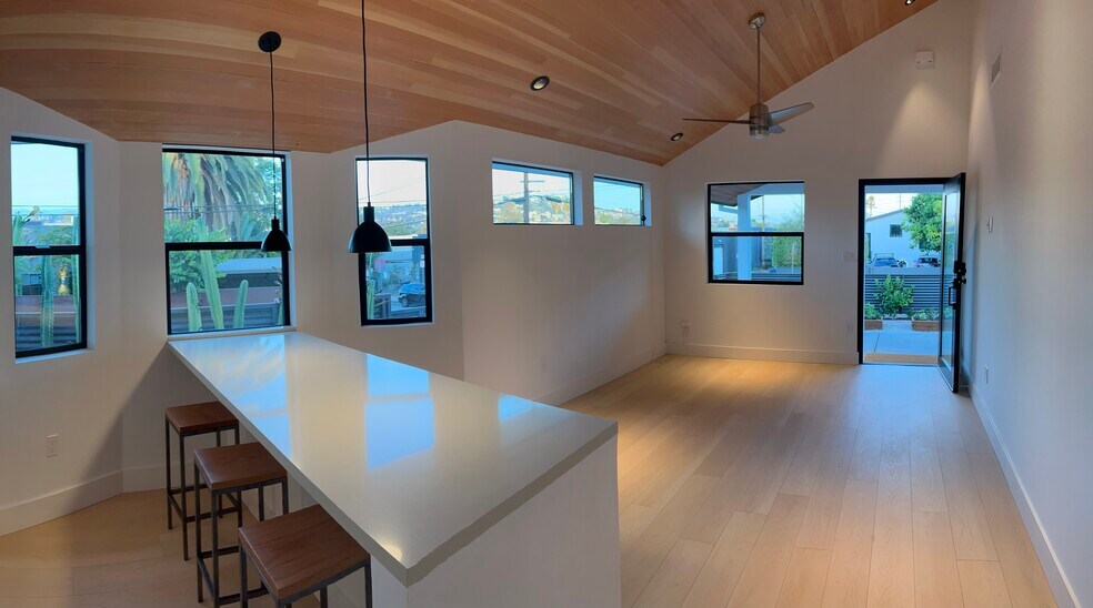 Building Photo - 2853 Denby Ave