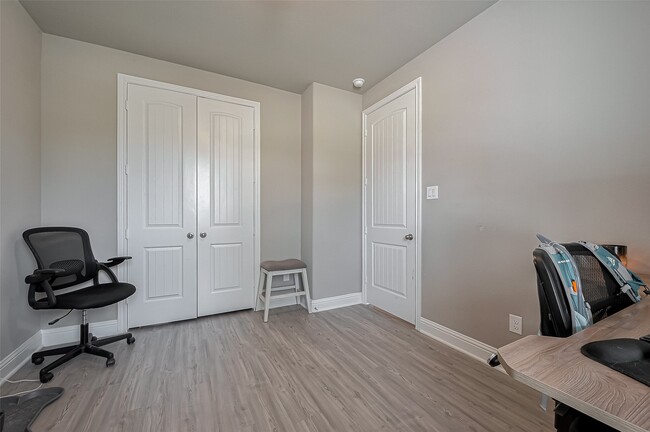 Building Photo - 26553 Doe Ln