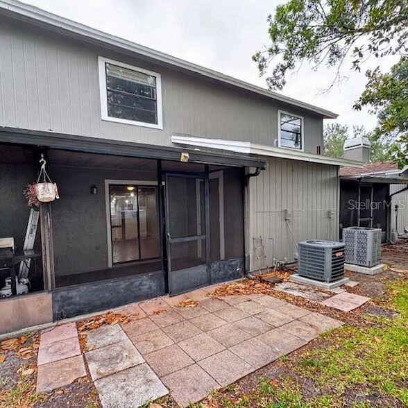 Building Photo - 10128 Lake Oak Cir