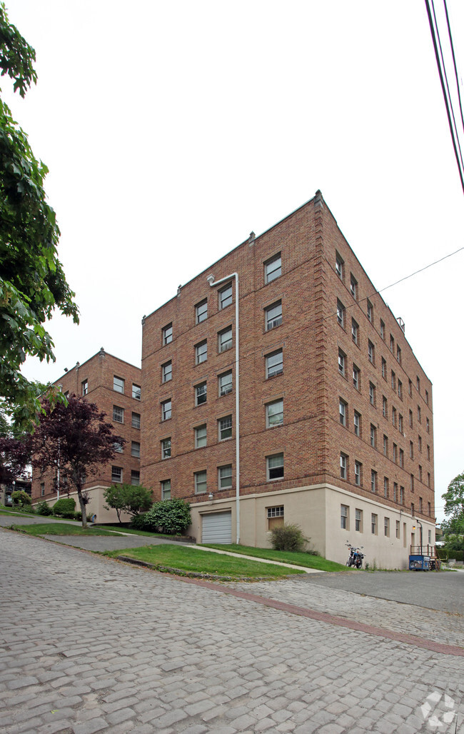 Building Photo - Buckingham Apartments