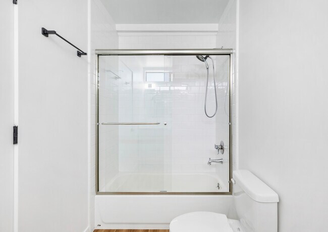 Building Photo - 10839 Kling St