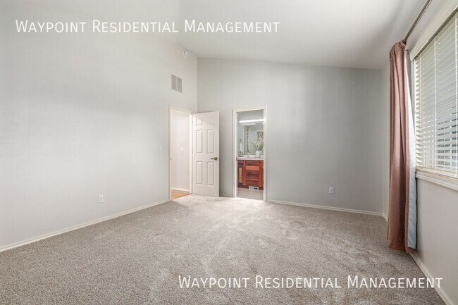 Building Photo - 4917 N Contour Way