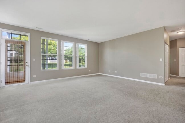 Building Photo - 1574 Millbrook Dr