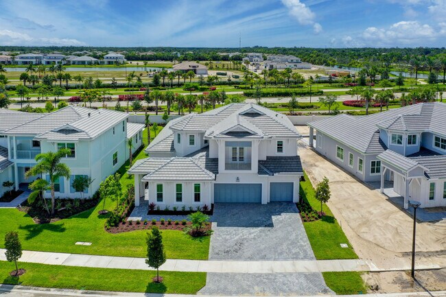 Building Photo - 9346 Crestview Cir