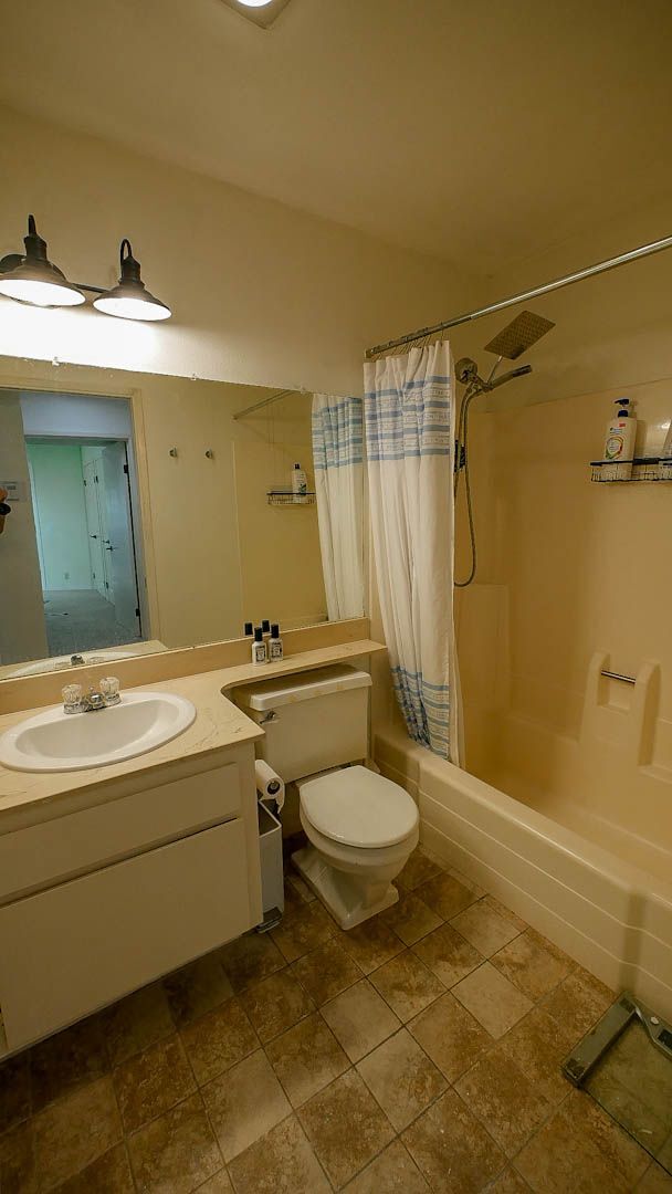 Building Photo - Stylish Sea Colony 3-Level Townhome!