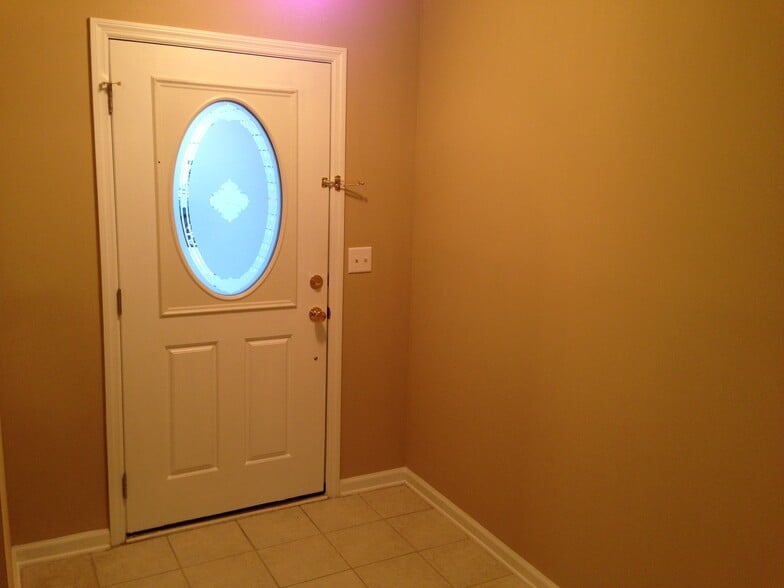 Building Photo - 8349 Waltham Rd