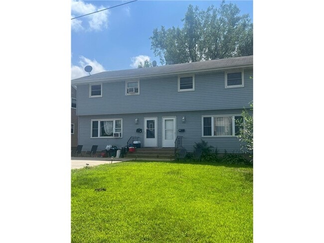 Building Photo - 212 42nd Ave NE