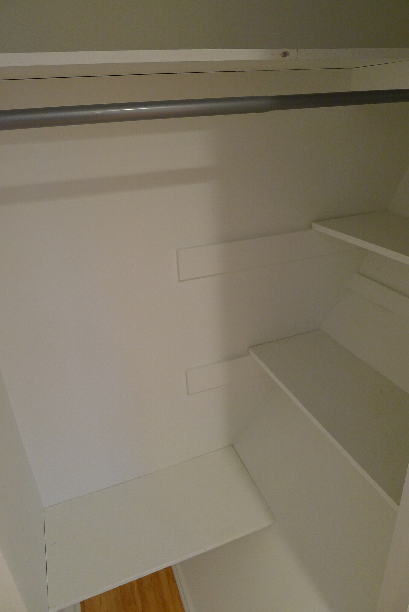 Building Photo - 278 Valley View Road