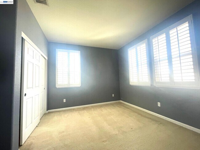 Building Photo - 1669 Marina Way