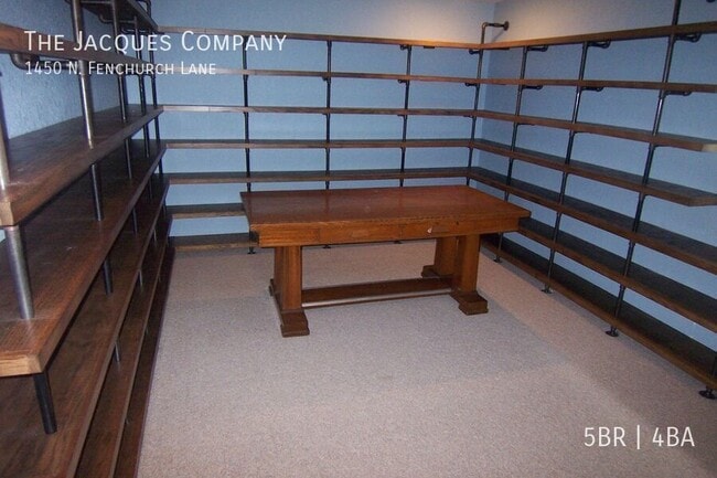 Building Photo - 1450 N Fenchurch Ln