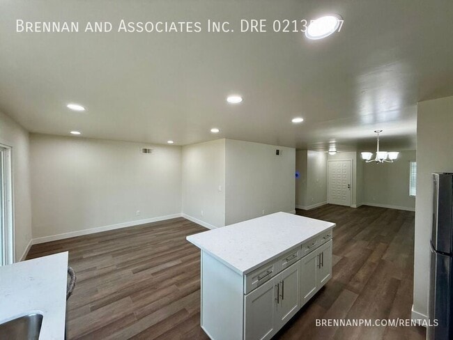Building Photo - 9046 Ildica St