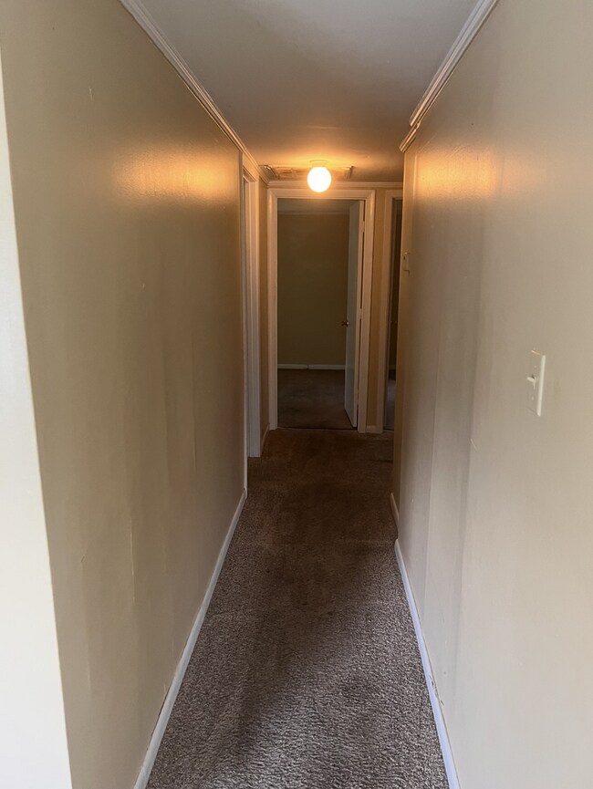 Building Photo - 3 Bed/1 Bath House UNDER RENOVATIONS