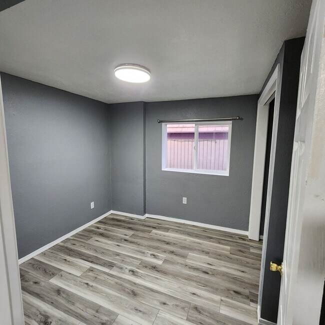 Building Photo - 356 Alameda Ave