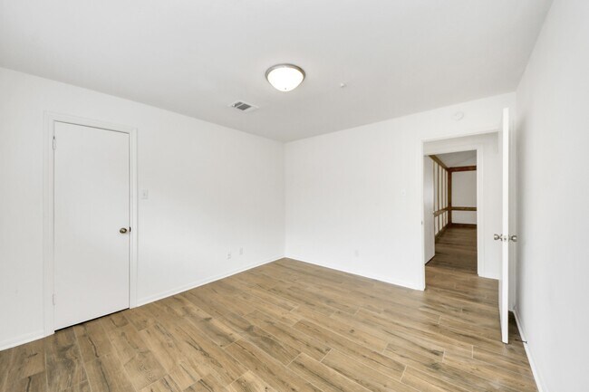 Building Photo - 8006 Oakington Dr