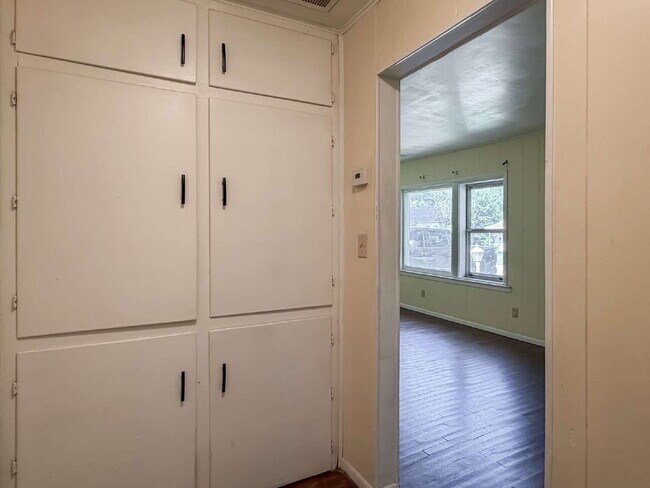 Building Photo - 2 Bedroom Home for Lease!!