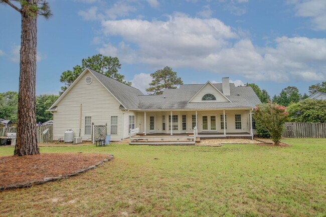Building Photo - 380 Sullivan Dr