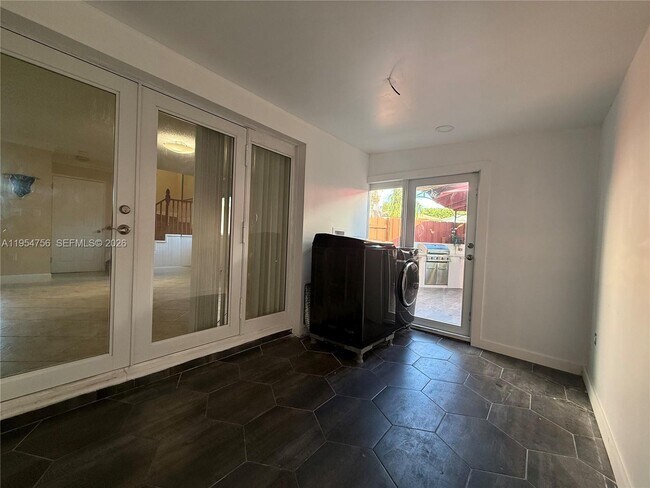 Building Photo - 14832 SW 91st Terrace