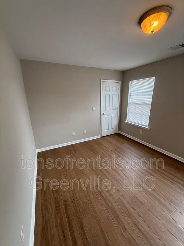 Building Photo - 151 Bellweather Dr