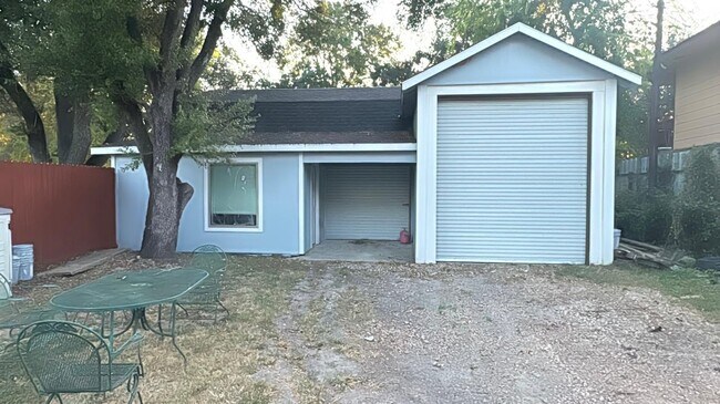 Building Photo - 4419 Continental Dr