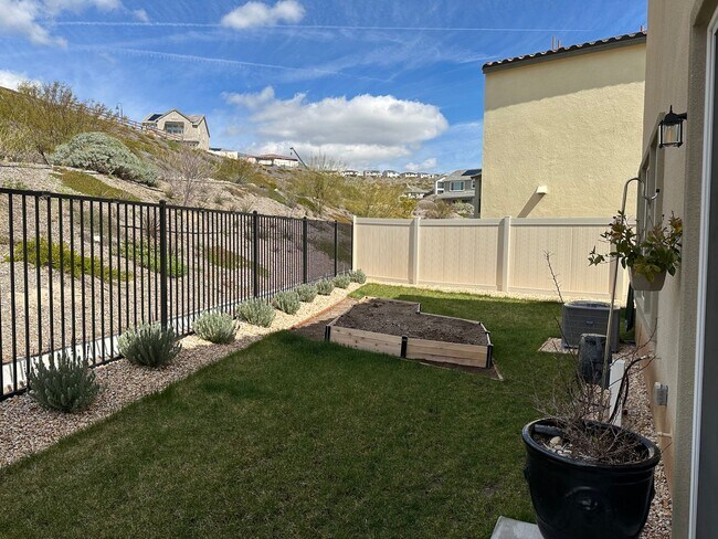 Building Photo - HSA1