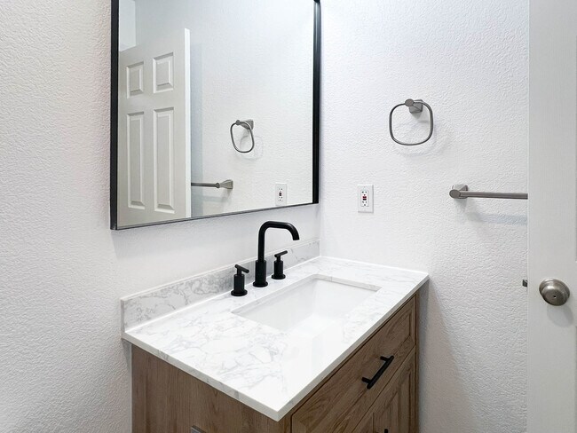 Building Photo - 7830 Kiana Cir
