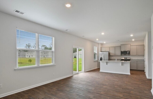 Building Photo - 22 Cedar View Cir