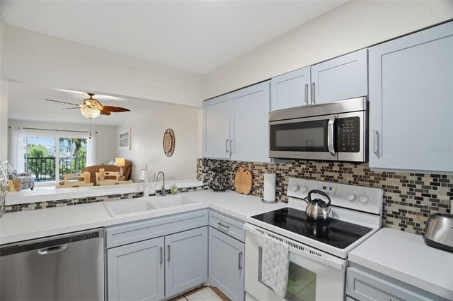 Building Photo - 5557 Sea Forest Dr