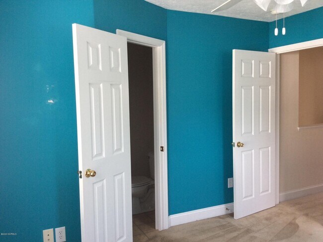 Building Photo - 500 Sea Knight Ln