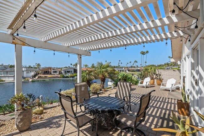 Building Photo - 1408 La Plaza Dr