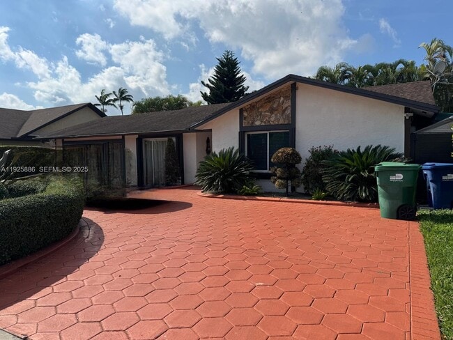 Building Photo - 9412 SW 127th Ave