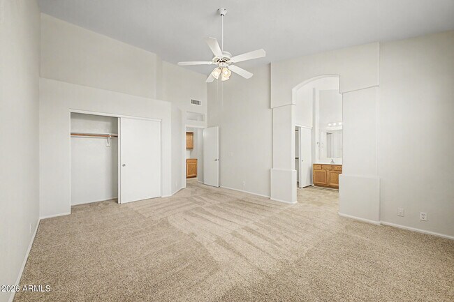 Building Photo - 1068 W Glenmere Dr