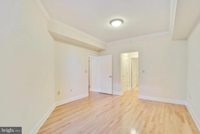 Building Photo - 502 W Broad St