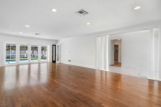 Building Photo - 263 S Maya Palm Dr