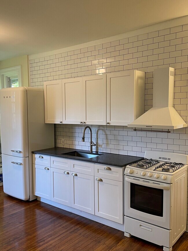 Building Photo - 909 Farragut Ter